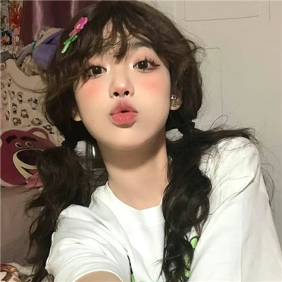 江山伴游女生卞寄蕾的资料