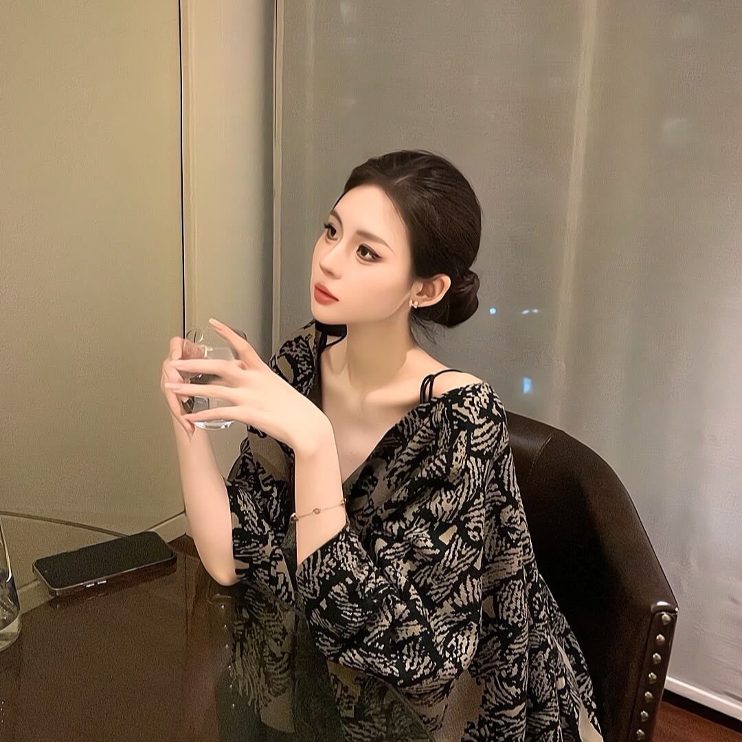 北京伴游女生邱琳莎的资料