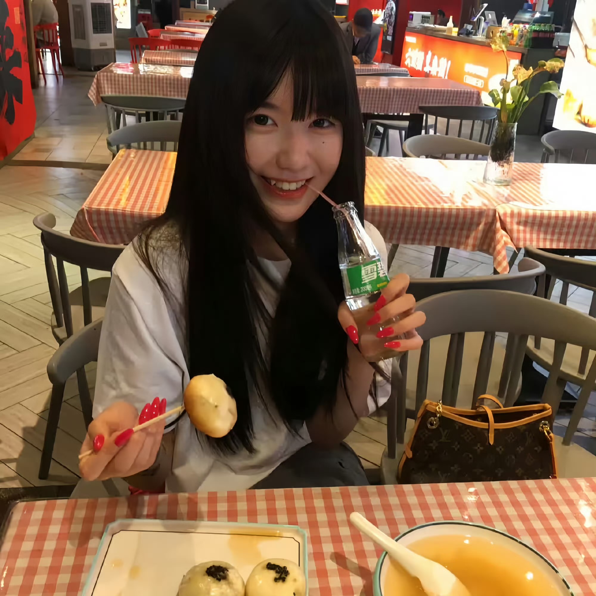 北京伴游女生素瑾的资料