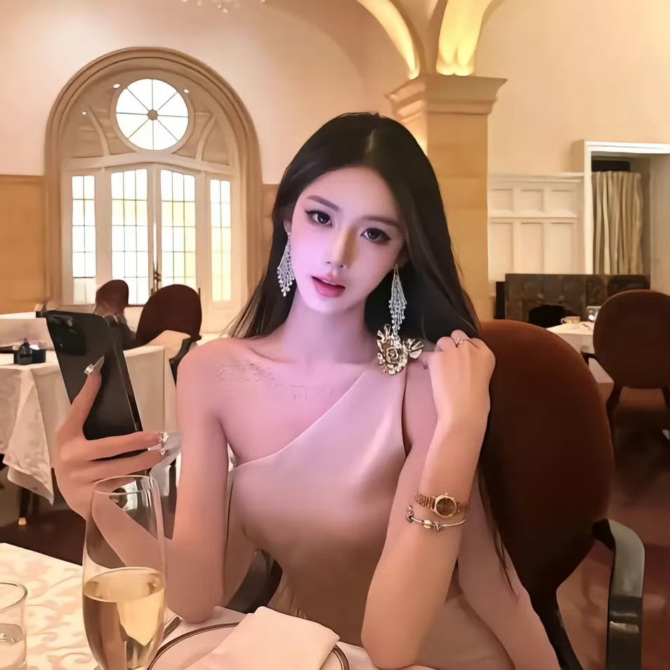 北京伴游女生楚腰轻的资料