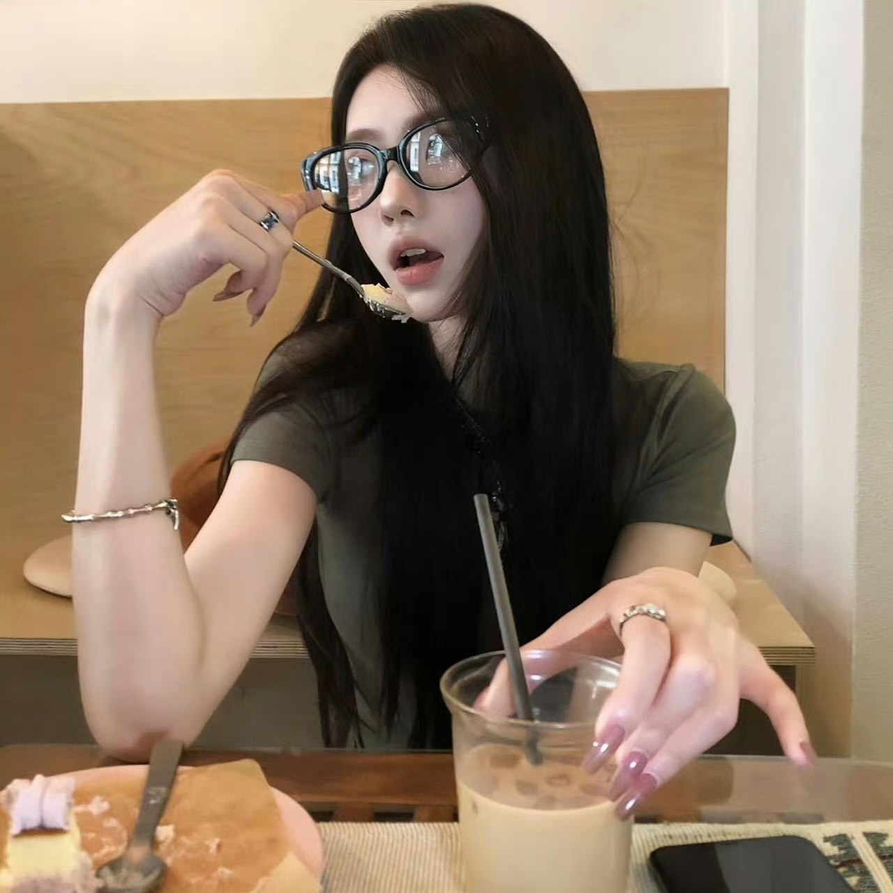 北京伴游女生楚腰的资料