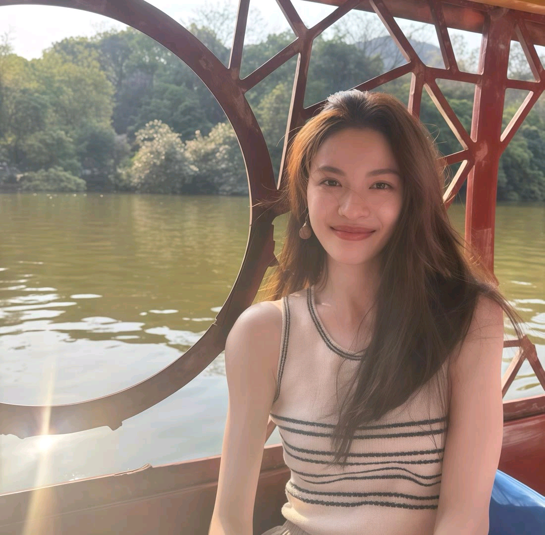 北京伴游女生周若雪的资料