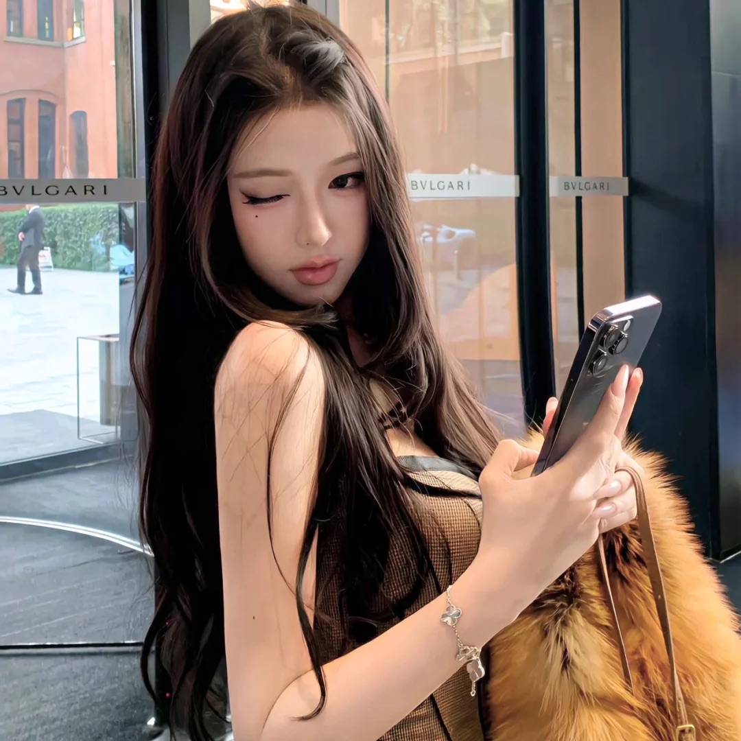 北京伴游女生唐沁的资料